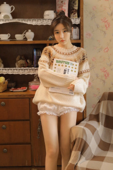 沙龙女大学生